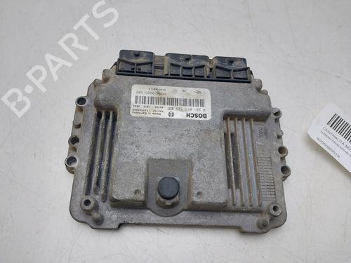 Used Engine control unit (ECU) NISSAN PRIMASTAR Van (X83) 1.9 dCi 100 (100 hp) 33113455