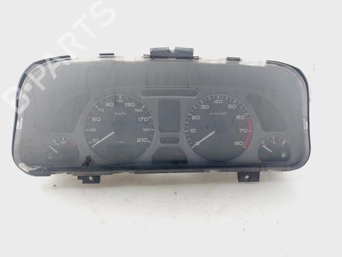 Used Instrument cluster PEUGEOT 306 (7B, N3, N5) 1.6 SR (89 hp) 21121423