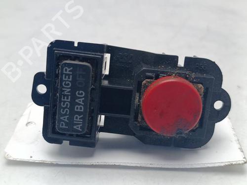 Pulsante luci di emergenza Pulsante luci di emergenza SEAT LEON (1P1) 1.9 TDI (105 hp) 39908274 39908274