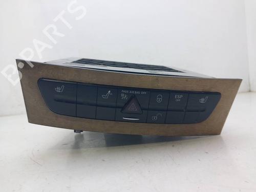 Used Warning switch Warning switch MERCEDES-BENZ E-CLASS (W211) [2002-2009] 40045216 40045216