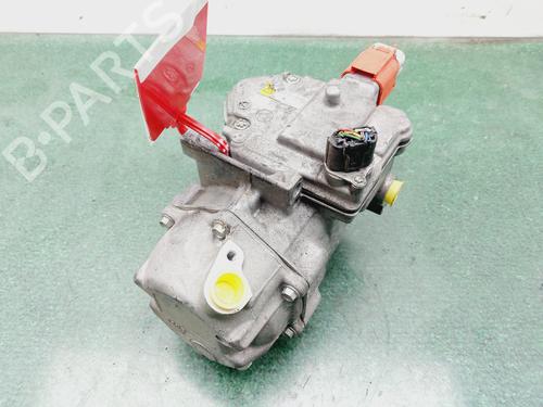 Compressore A/C TOYOTA YARIS (_P13_) 1.5 Hybrid (NHP130_, NHP130) (101 hp) 30043567