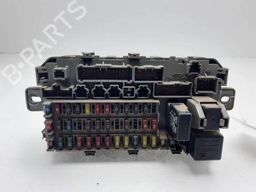 Used Fuse box HONDA CR-V I (RD) 2.0 16V 4WD (RD1, RD3) (147 hp) 22987890