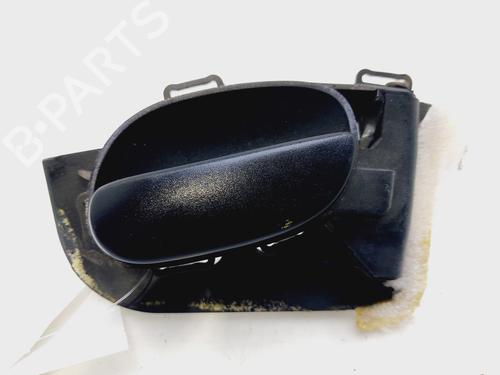 Højre bagtil invendig håndtag PEUGEOT 206 Hatchback (2A/C) 1.4 LPG (75 hp) 30114213