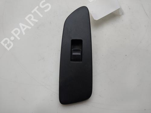Comutador vidro frente direito Comutador vidro frente direito TOYOTA AURIS (_E18_) 1.4 D-4D (NDE180_, NDE180R) (90 hp) 33952120 33952120