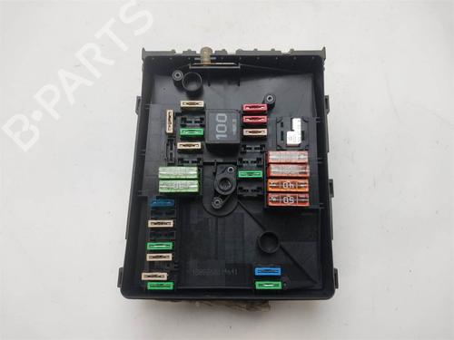 Used Fuse box Fuse box 38457958 38457958