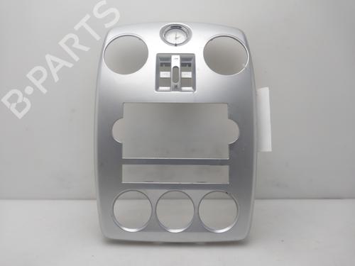 Mittelkonsole Mittelkonsole CHRYSLER PT CRUISER (PT_) 2.2 CRD (150 hp) 36535601 36535601