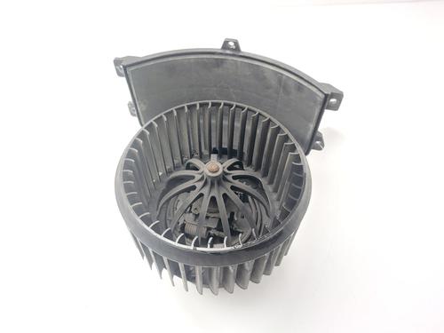 Used Heater blower motor VW TRANSPORTER T5 Van (7HA, 7HH, 7EA, 7EH) 1.9 TDI (105 hp) 31876951