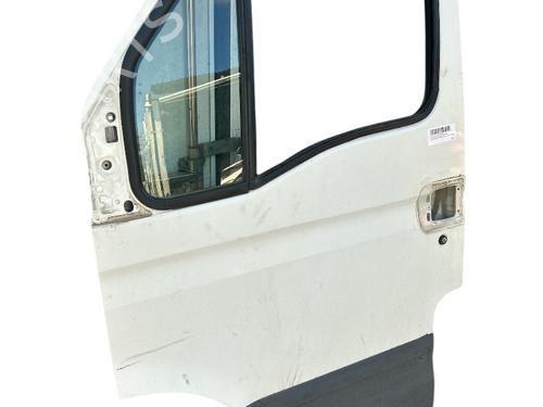 Left front door IVECO DAILY III Van 29 L 12 V (ALKA41A2, ALLA52A2, ALKA42A2) | BP25052077C2 