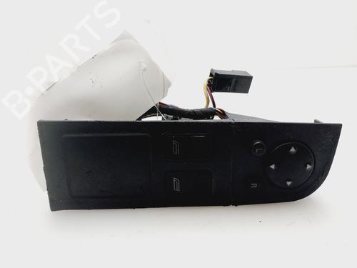 Used Left front window switch AUDI 80 B3 Saloon (893, 894, 8A2) 1.9 D (68 hp) 31916369