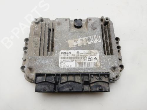 Used Engine control unit (ECU) PEUGEOT 206 Hatchback (2A/C) [1998-2012]  32371756