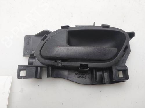 Used Front left interior door handle Front left interior door handle 38533733 38533733