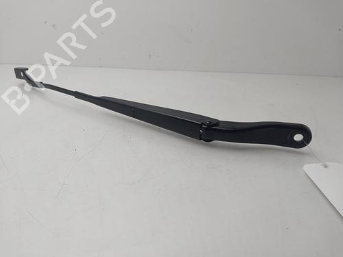 Used Front windshield wiper arm Front windshield wiper arm 32320213 32320213