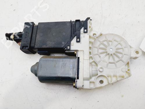 Portierruitmotor rechtsvoor VW GOLF IV (1J1) [1997-2008]  29908787
