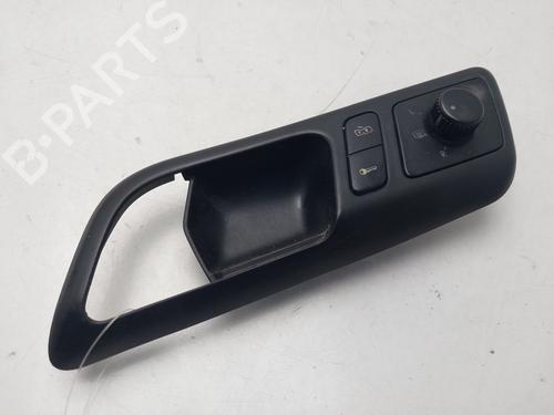 Comando specchietti Comando specchietti VW POLO IV (9N_, 9A_) 1.2 12V (64 hp) 36661756 36661756