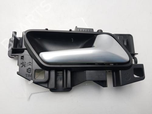 Used Front right interior door handle Front right interior door handle PEUGEOT 3008 II SUV (MC_, MR_, MJ_, M4_) [2016-2026] 33613882 33613882