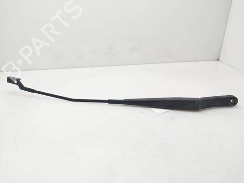 Used Front windshield wiper arm Front windshield wiper arm 39048521 39048521