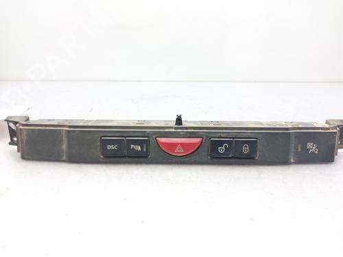 Used Warning switch LAND ROVER RANGE ROVER SPORT I (L320) 2.7 D 4x4 (190 hp) 11573376