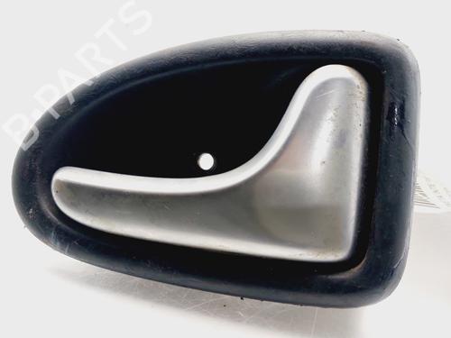 Højre bagtil invendig håndtag RENAULT SCÉNIC I MPV (JA0/1_, FA0_) 1.9 dCi RX4 (101 hp) 31914746