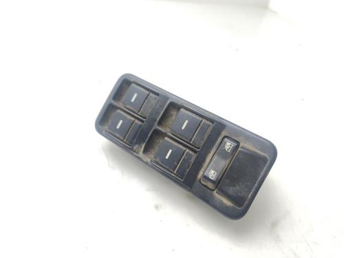 Used Left front window switch LAND ROVER DISCOVERY III (L319) [2004-2009]  30530361