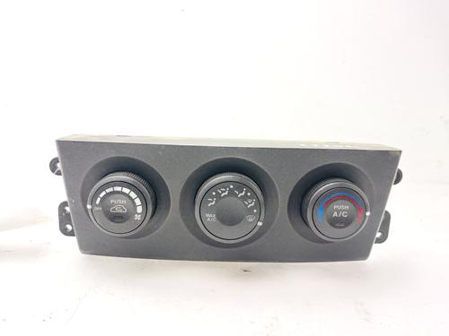Used Climate control KIA SORENTO I (JC) 2.5 CRDi 4WD (140 hp) 32423277