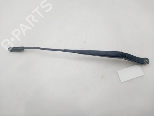 Used Front windshield wiper arm RENAULT CLIO III (BR0/1, CR0/1) 1.4 16V (98 hp) 30091067