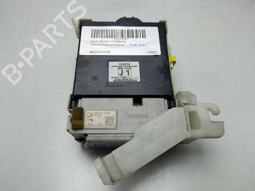 fuse-box-toyota-prius-_w3_-2008-2009-2010-2011-2012-2013-2014-2015-2016-40182034 main image