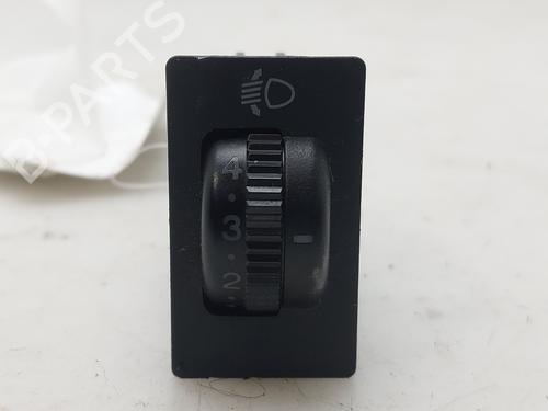 Forlygtekontakt Forlygtekontakt TOYOTA COROLLA Verso (ZER_, ZZE12_, R1_) 2.2 D-4D (AUR10_, AUR10R) (136 hp) 34155221 34155221