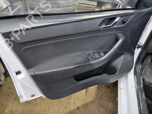 Engine control unit (ECU) SKODA RAPID (NH3, NK3, NK6) | BP32228130M57