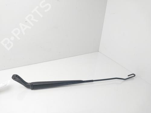Used Front windshield wiper arm CHRYSLER VOYAGER IV (RG, RS) 2.5 CRD (141 hp) 30492568