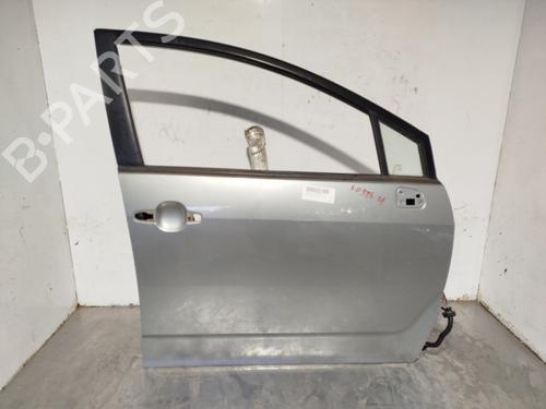 Porta frente direita Porta frente direita TOYOTA COROLLA Verso (ZER_, ZZE12_, R1_) 2.2 D-4D (AUR10_, AUR10R) (136 hp) 36673179 36673179
