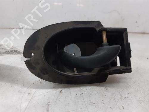 Poignée intérieure avant droite MAHINDRA SCORPIO Pickup [2006-2025]  25887681
