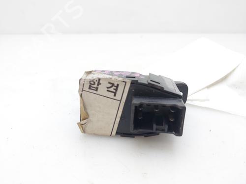 Left rear window switch HYUNDAI SANTA FÉ I (SM) 2.0 CRDi 4x4 | BP18032533I29 