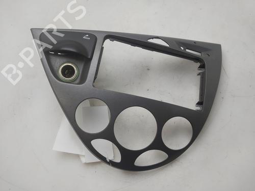 Used Middle console Middle console FORD FOCUS I (DAW, DBW) 2.0 16V (131 hp) 33262648 33262648