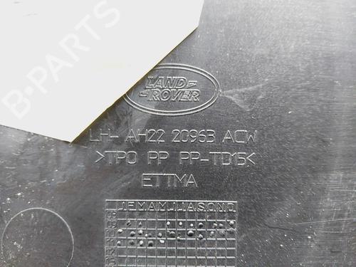 Front left panel LAND ROVER DISCOVERY IV (L319) | BP32406821C58