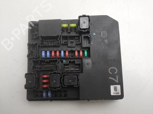 Used Fuse box Fuse box 38168678 38168678