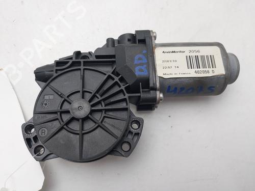 Rudehejsemotor forskærm højre Rudehejsemotor forskærm højre 38757598 38757598