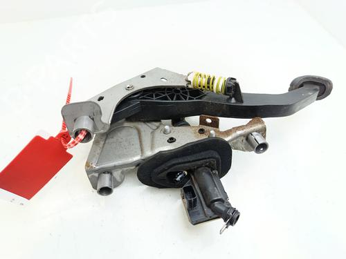 Clutch pedal RENAULT MEGANE IV Grandtour (K9A/M/N_) 1.2 TCe 100 | BP30553531I13 