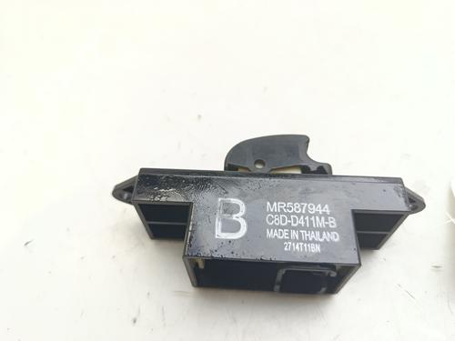 Right rear window switch CITROËN C4 AIRCROSS 1.6 HDi 115 AWC | BP28470722I28 