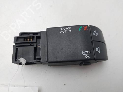 switch-renault-clio-iv-bh_-2012-2013-2014-2015-2016-2017-2018-2019-2020-2021-40182443 main image