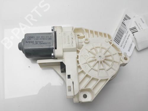 Rudehejsemotor bagstkærm venstre AUDI A4 B8 (8K2) 2.0 TDI quattro (143 hp) 30537026