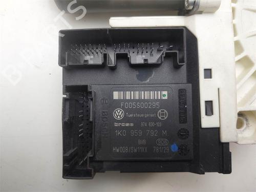 Right front window motor SEAT LEON (1P1) | BP38441598E20 - Image 2