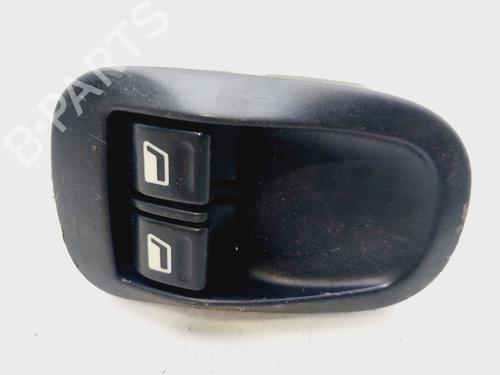 Used Left front window switch PEUGEOT 306 Hatchback (7A, 7C, N3, N5) 1.9 D (69 hp) 29908812
