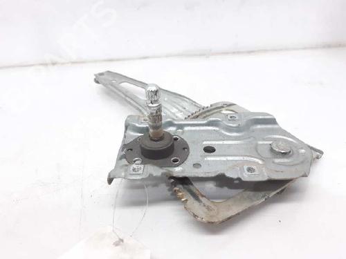 Alzavetro posteriore sinistro TOYOTA YARIS (_P9_) 1.4 D-4D (NLP90_, NLP90R) (90 hp) 5257915