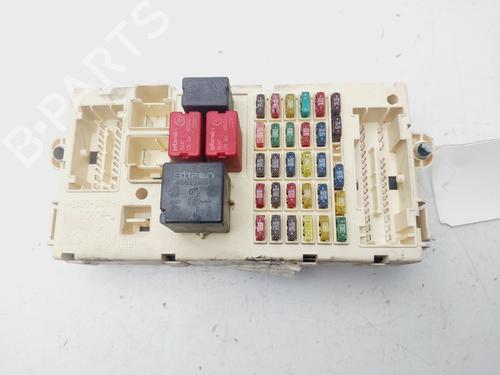 Used Fuse box ALFA ROMEO GT (937_) 1.9 JTD (937CXN1B) (150 hp) 30321285