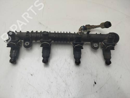 Used Injection rail OPEL CORSA C (X01) 1.2 Twinport (F08, F68) (80 hp) 32411107