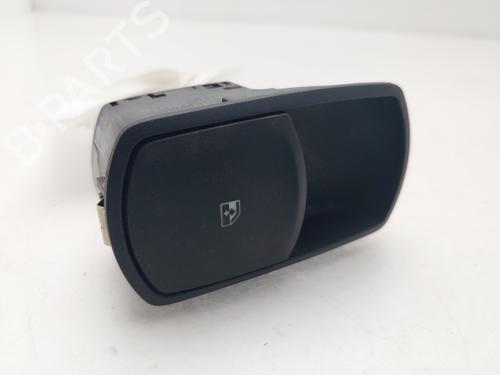 front-left-seatbelt-opel-corsa-e-x15-2014-34208336 main image