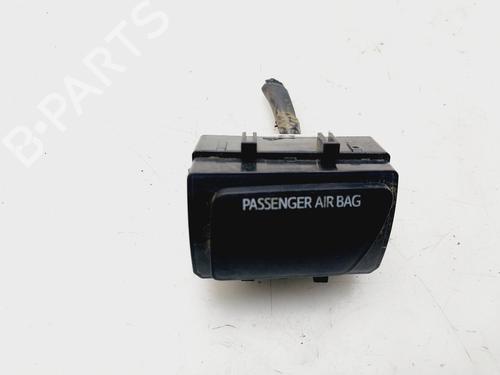 Used Switch TOYOTA HILUX VIII Pickup (_N1_) 2.4 D 4WD (GUN125_, GUN125R) (150 hp) 22428454