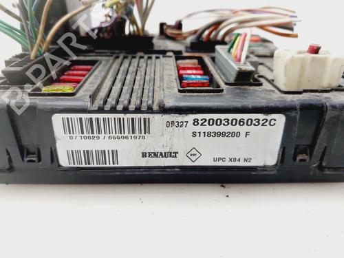 Fuse box RENAULT MEGANE II (BM0/1_, CM0/1_) | BP30298213E1