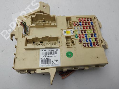 Used Fuse box Fuse box 37032232 37032232