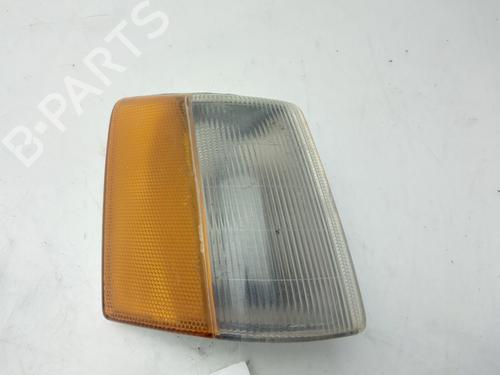 Clignotant avant droit JEEP GRAND CHEROKEE I (ZJ, ZG) 2.5 TD 4x4 (Z) (115 hp) 32071723